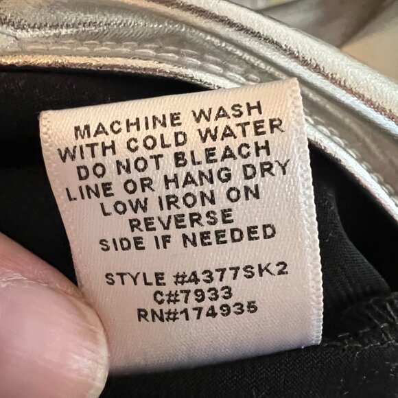 Reneec. Metallic Silver Mini Skirt with slit - Size Medium NWT - Picture 8 of 9